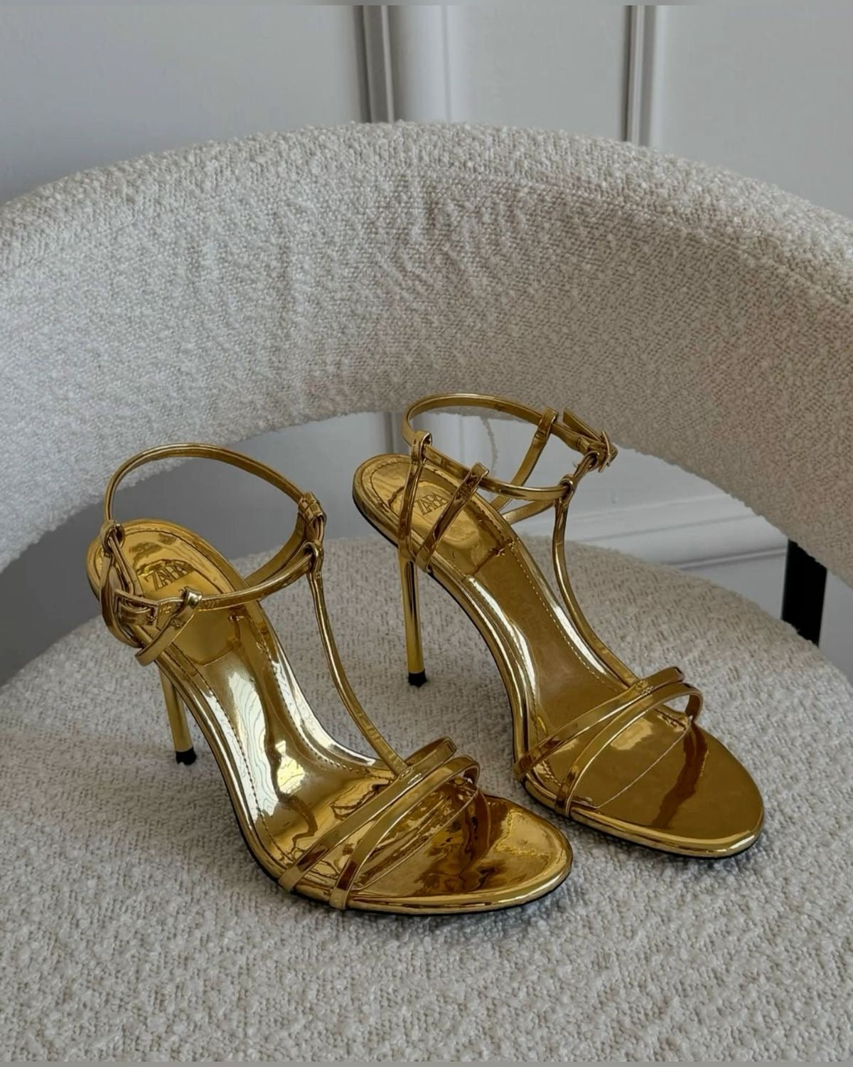 GOLD HEELS