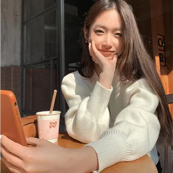 Autumn And Winter Short V-Neck Simple Knitted Cardigan Sweater