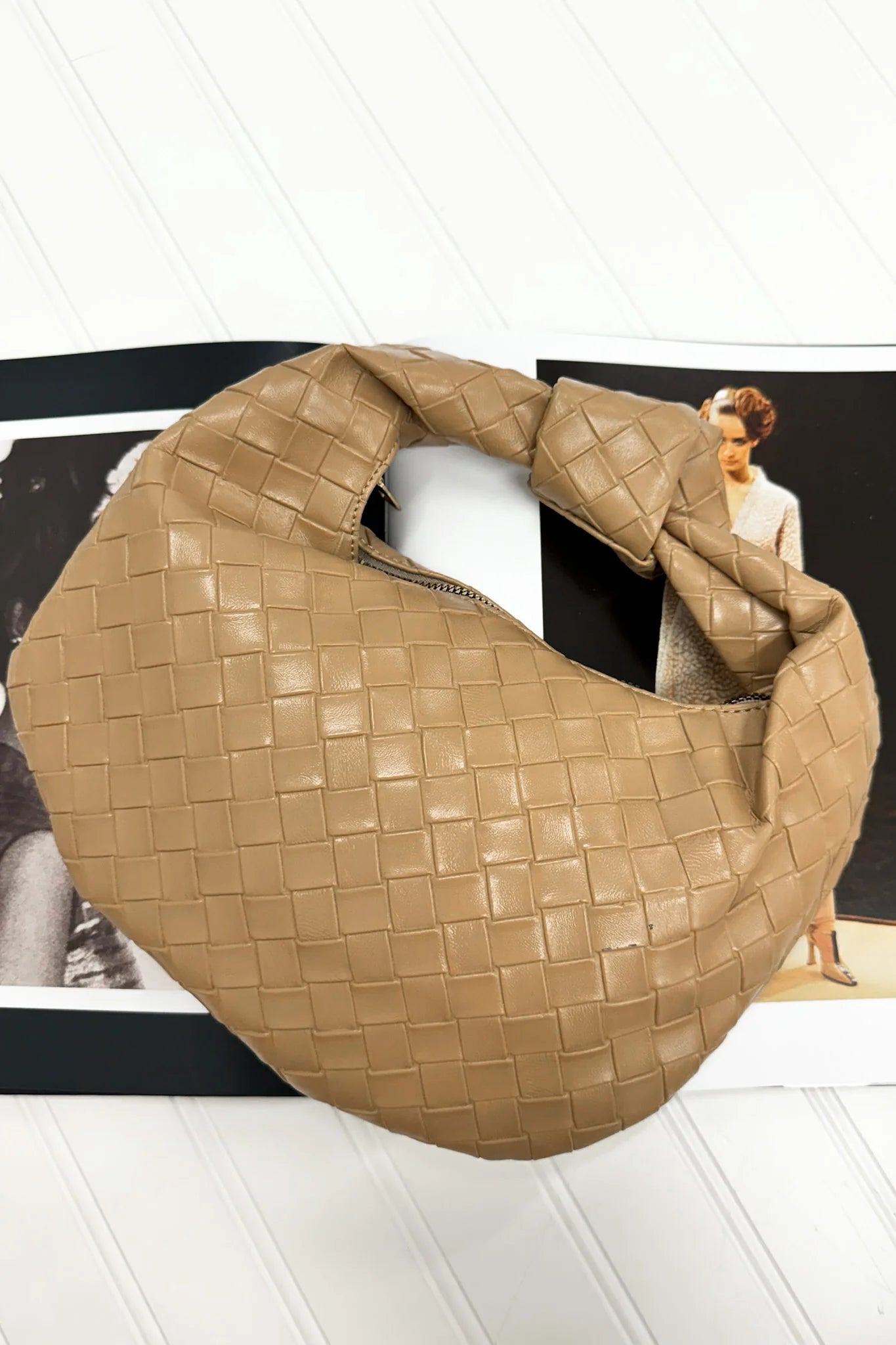 Women Fashion Casual Solid Color Woven Dumpling Handbag