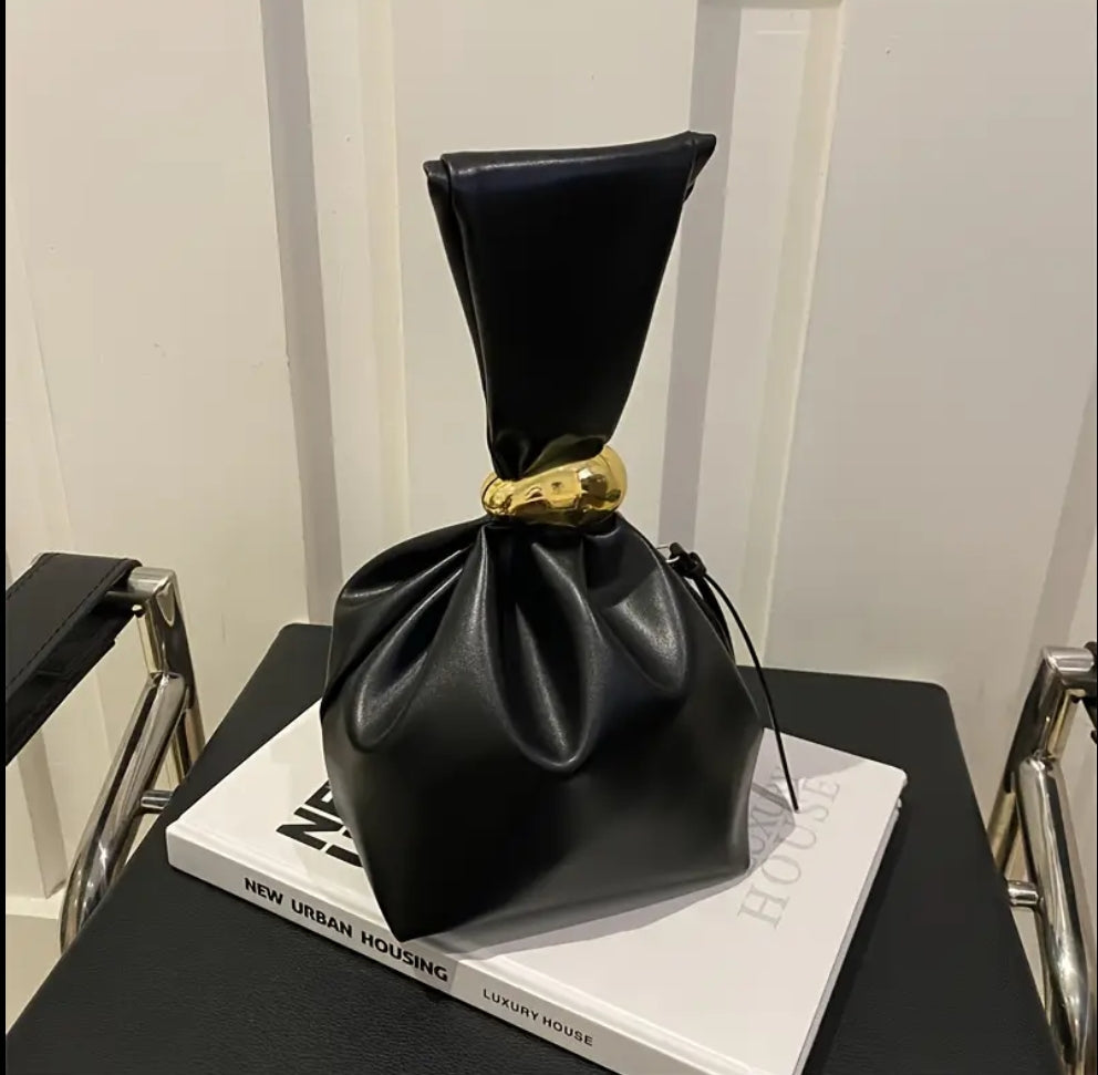 Creative Retro Pleated Hand Bucket Bag